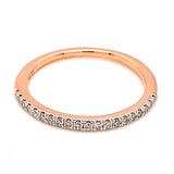 (ND) Banda con diamantes en oro rosado 14k.