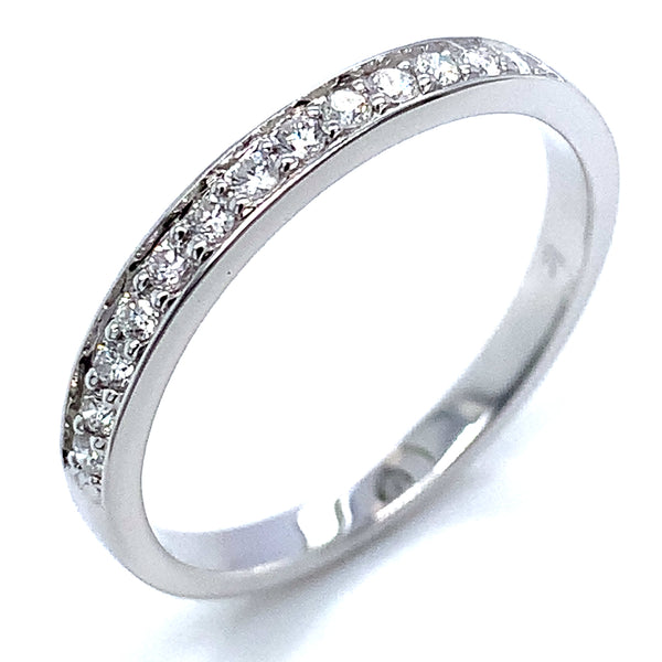 (SOFIA) Banda con diamantes en oro blanco 10k
