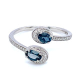 Anillo de Topacio Azul en oro blanco 10kt.