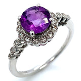 Anillo de amatista con diamantes en oro blanco 10kt.