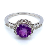 Anillo de amatista con diamantes en oro blanco 10kt.