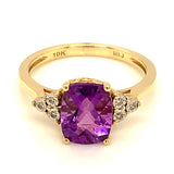 Anillo de amatista en oro amarillo 10kt.