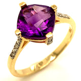 Anillo de amatista en oro amarillo 10kt.