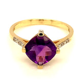 Anillo de amatista en oro amarillo 10kt.