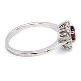 Anillo de granate en oro blanco 10kt.