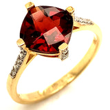 Anillo de granate en oro amarillo 10kt.