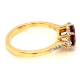 Anillo de granate en oro amarillo 10kt.