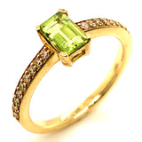 Anillo de Peridoto en oro amarillo 10kt.
