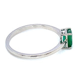 Anillo de esmeralda en oro blanco 14kt.