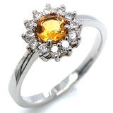 Anillo de citrino con diamantes en oro blanco 14kt.
