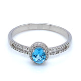 Anillo de aguamarina con diamantes en oro blanco 14kt.