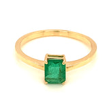 Anillo de esmeralda en oro amarillo 14kt.