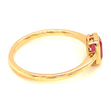 Anillo de rubí en oro amarillo 14kt.