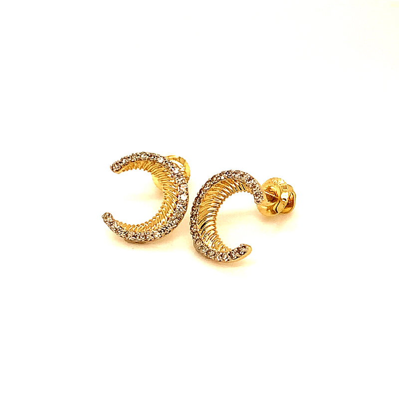 (SOFIA) Aretes (luna) con diamantes en oro amarillo 10kt.