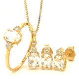 Anillo de topacio blanco con diamantes en oro amarillo 14kt.