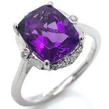 Anillo de amatista con circones en plata 925.