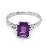 Anillo de amatista con circones en plata 925.