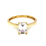 Anillo con circón en oro amarillo 10kt.