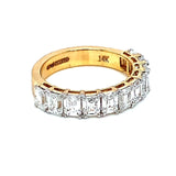 (LD) Banda con diamantes de laboratorio en oro amarillo 14k. D-2.60Cts.