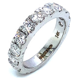 (LD) Banda con diamantes de laboratorio en oro blanco 14k.