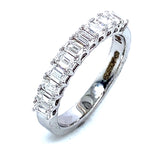 (LD) Banda con diamantes de laboratorio en oro blanco 14k. D-0.80Cts.