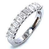 (LD) Banda con diamantes de laboratorio en oro blanco 14k.