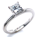 (LD) Anillo con diamantes de laboratorio en oro blanco 14kt.  ANTES: $899.00