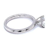(LD) Anillo con diamantes de laboratorio en oro blanco 14kt.  ANTES: $899.00
