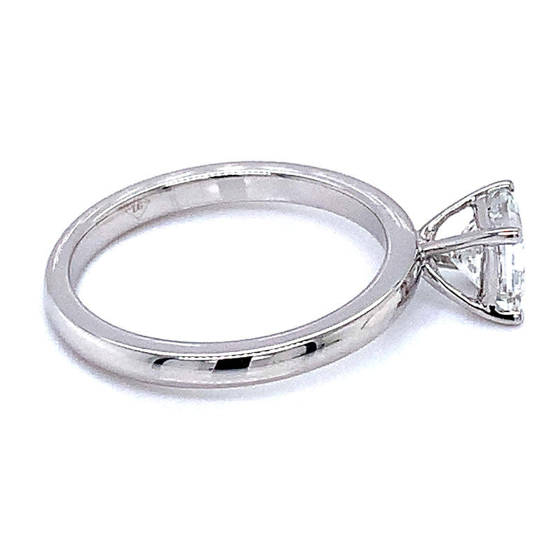 (LD) Anillo con diamantes de laboratorio en oro blanco 14kt.  ANTES: $899.00