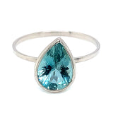 Anillo de aguamarina en oro blanco 14Kt.