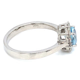 Anillo de aguamarina en oro blanco 14Kt.
