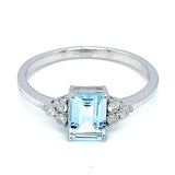 Anillo con aguamarina y diamantes en plata 925