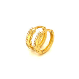 Huggies con circones en oro amarillo 10kt.