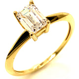 Anillo con circón en oro amarillo 10kt.