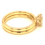 (LD) Set de anillos con diamante de laboratorio en oro amarillo 10kt. D-1.00Cts.