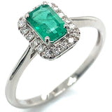 Anillo de esmeralda con diamantes en oro blanco 18kt.