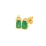 Aretes de esmeraldas con diamantes en oro amarillo 14kt. E-1.07CTS. D-0.08CTS.