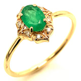Anillo de esmeralda con diamantes en oro amarillo 14kt. E-0.53CTS. D-0.04CTS.