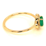 Anillo de esmeralda con diamantes en oro amarillo 14kt. E-0.53CTS. D-0.04CTS.