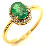 Anillo de esmeralda con diamantes en oro amarillo 14kt. E-0.85CTS. D-0.08CTS.