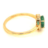 Anillo de esmeralda con diamantes en oro amarillo 14kt. E-0.85CTS. D-0.08CTS.