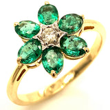Anillo de esmeraldas con diamantes en oro amarillo 14kt. E-1.01CTS. D-0.05CTS.