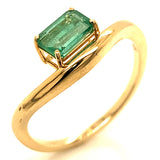 Anillo de esmeralda en oro amarillo 14kt. E-0.69CTS.