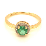 Anillo de esmeralda con diamantes en oro amarillo 14kt. E-0.46CTS. D-0.09CTS.