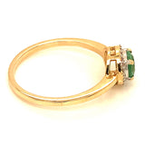 Anillo de esmeralda con diamantes en oro amarillo 14kt. E-0.46CTS. D-0.09CTS.