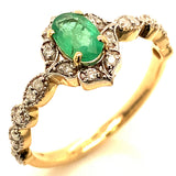 Anillo de esmeralda con diamantes en oro amarillo 14kt. E-0.40CTS. D-0.16CTS.
