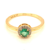Anillo de esmeralda con diamantes en oro amarillo 14kt. E-0.52CTS. D-0.10CTS.
