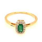 Anillo de esmeralda con diamantes en oro amarillo 14kt. E-0.23CTS. D-0.10CTS.