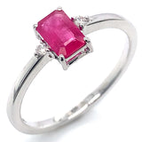 Anillo de rubí con diamantes en oro blanco 14kt. R-0.59CTS. D-0.03CTS.