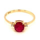 Anillo de rubí con diamantes en oro amarillo 14kt. R-0.88CTS. D-0.03CTS.